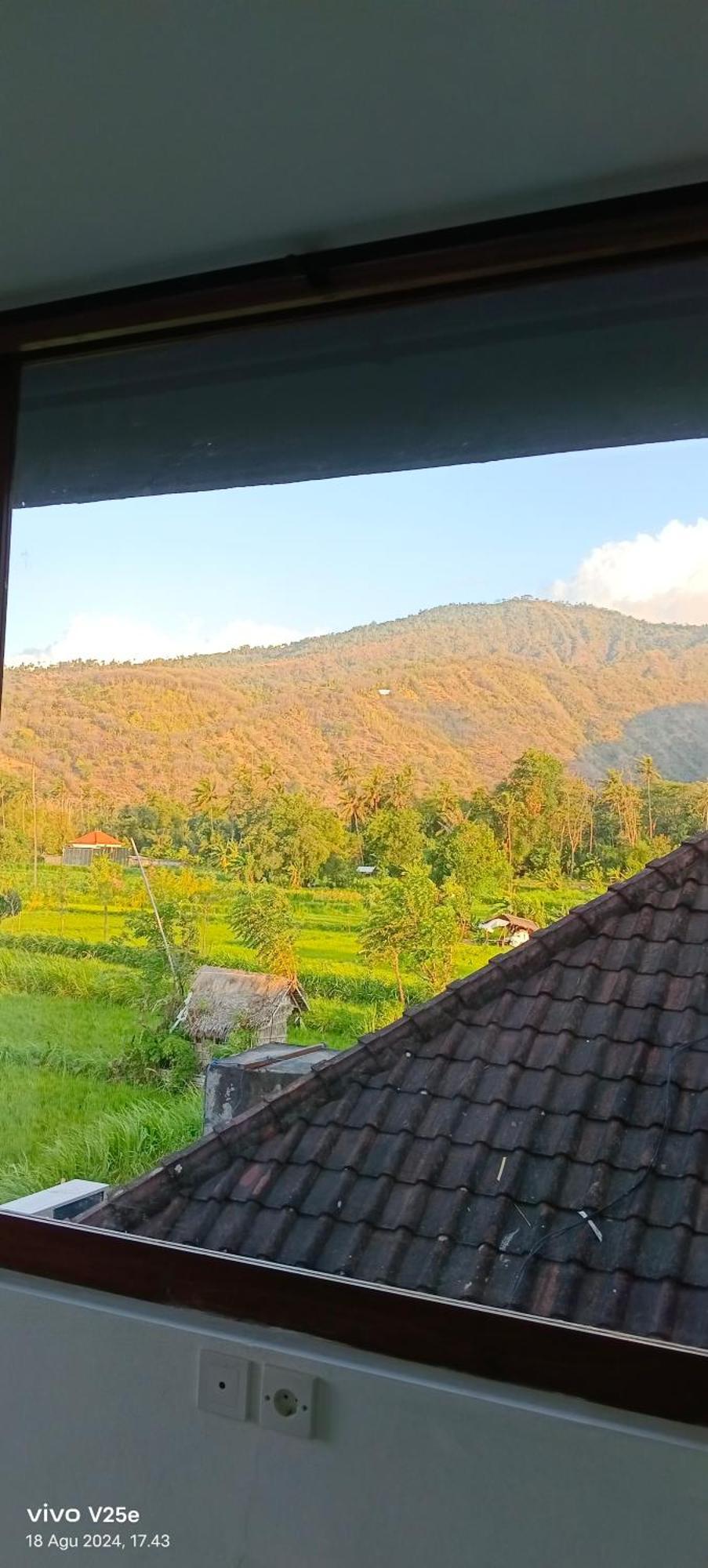Lumbung Sari Home Stay Amed Esterno foto