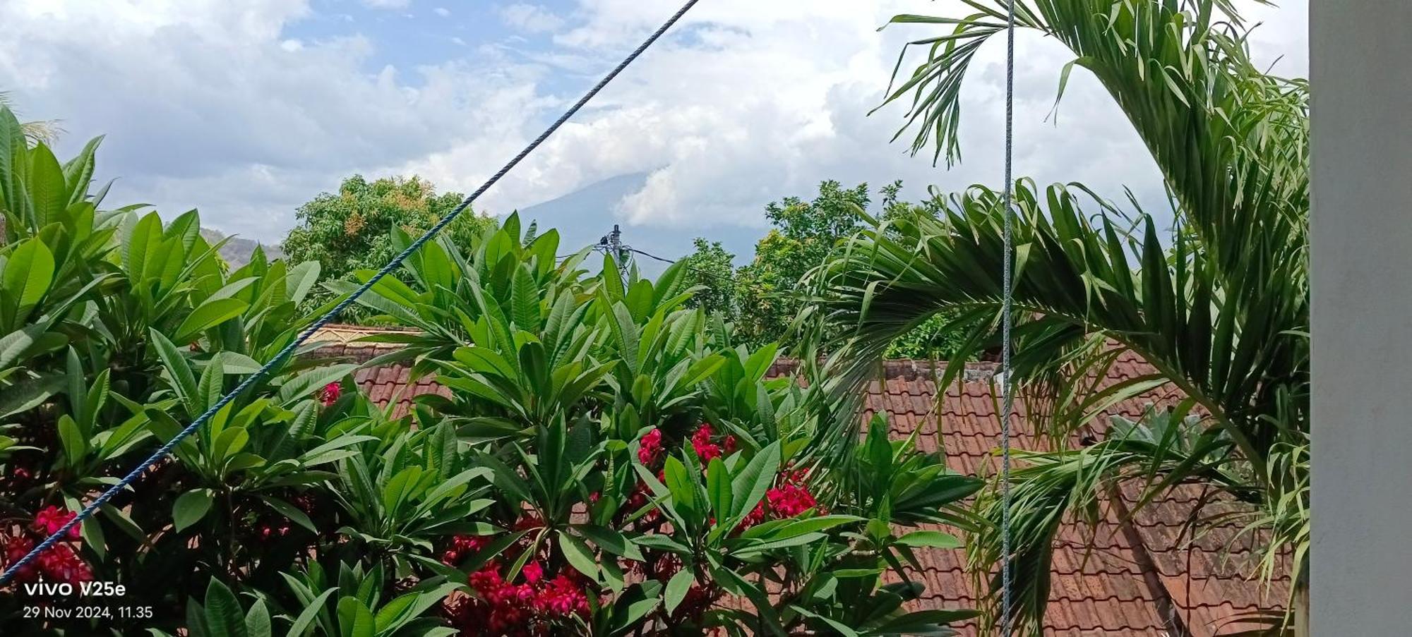Lumbung Sari Home Stay Amed Esterno foto